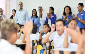 Presidenta encargada felicitó a los docentes venezolanos en el Día del Maestro