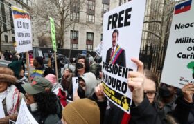 Estadounidenses protestan en Tribunal Federal de Manhattan en apoyo al presidente Maduro