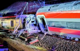 Más de 23 heridos y 10 fallecidos tras descarrilarse un tren en España