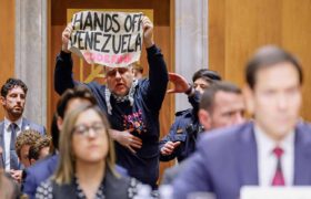 “Hands off Venezuela”, manifestante interrumpe audiencia de Marco Rubio en Senado de Estados Unidos