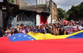 Mujeres del sector eléctrico exigen la liberación del Presidente Nicolás Maduro y su esposa Cilia Flores