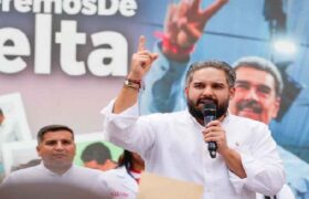 Nicolás Maduro Guerra exige liberación de su padre y Cilia Flores ante la sede de la ONU en Caracas