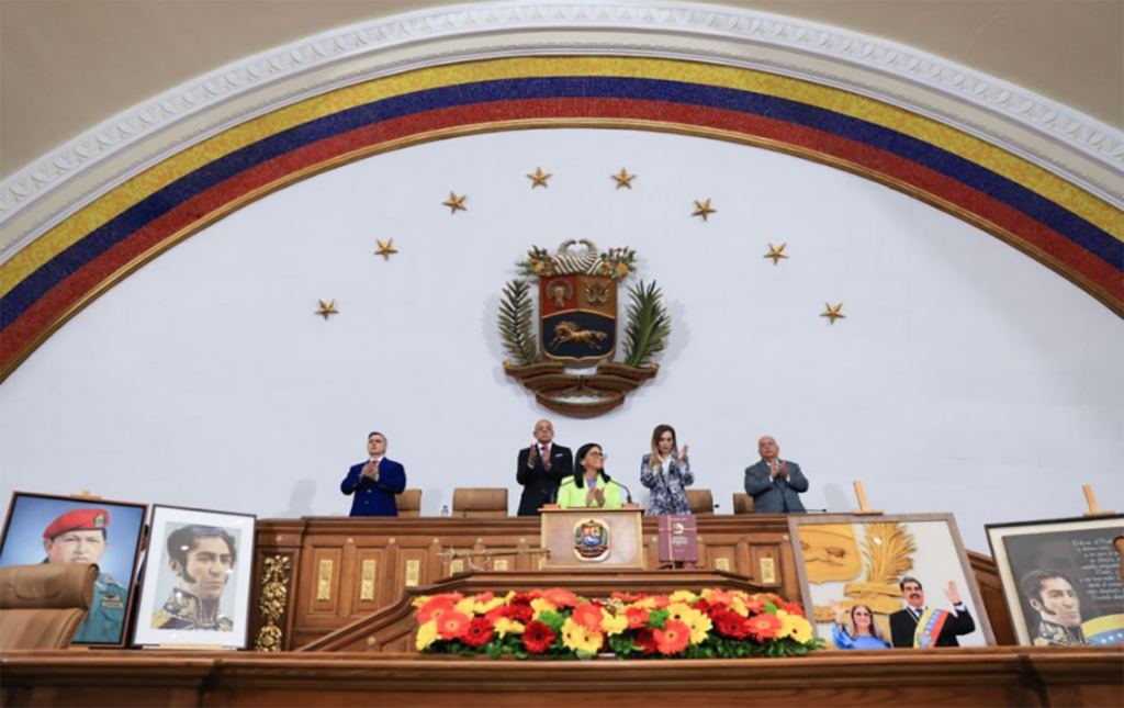 Presidenta encargada entregó propuestas legislativas sobre protección socioeconómica y aceleración de trámites