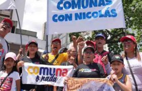 Pueblo comunero se movilizó en Caracas en respaldo al presidente Maduro y a la primera dama Cilia Flores
