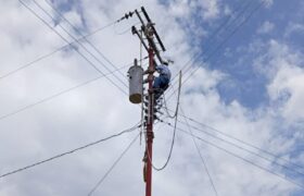 En Trujillo instalan transformadores para fortalecer redes eléctricas