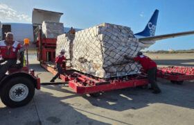 Venezuela recibe más de 50 mil kits genéricos para el Programa Nacional de Nefrología tras ataque a almacenes