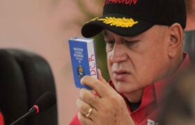 Cabello reporta 808 excarcelaciones y acusa a ONG de extorsionar a familiares