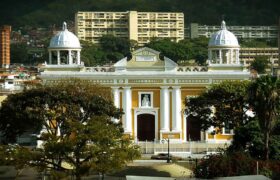 Caracas se prepara para la procesión de la Divina Pastora