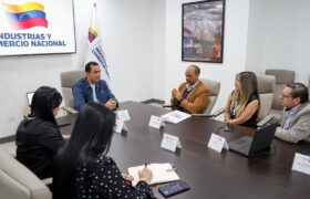 Gobierno venezolano incentiva producción nacional de medicamentos
