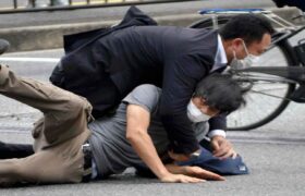 Condenan a cadena perpetua al asesino del ex primer ministro japonés Shinzo Abe