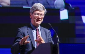Jeffrey Sachs: CSNU debe exigir a EEUU cese de agresiones contra Venezuela
