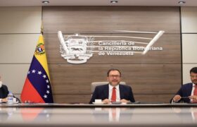 Canciller Gil ante la CELAC: Venezuela continúa bajo amenaza imperial