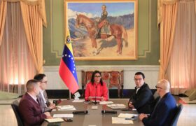 Presidenta (E) Delcy Rodríguez lidera reunión del Motor Industrias Básicas y Minería