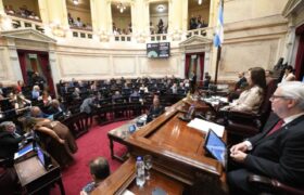 Senado argentino debate polémica ley de glaciares