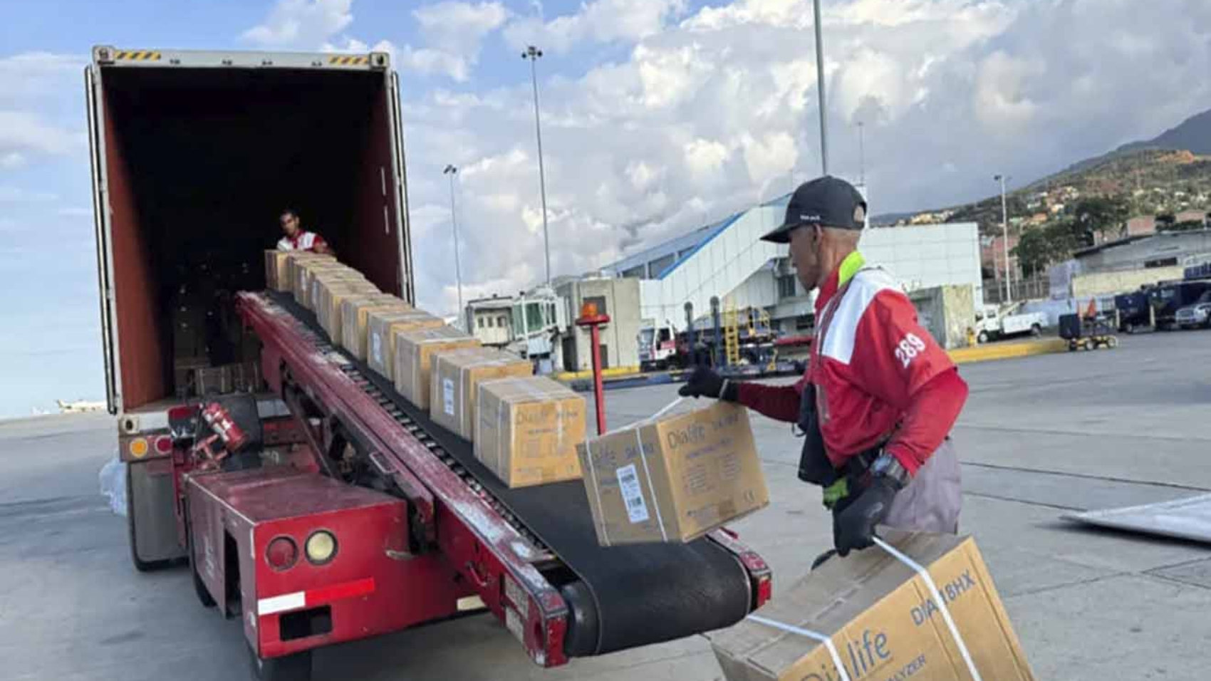 Arriban a Venezuela medicamentos de alto costo para pacientes oncológicos