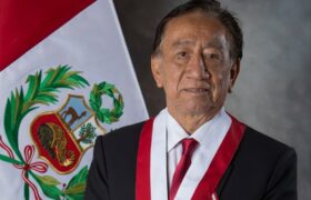 Perú nombra a José María Balcázar como nuevo presidente encargado