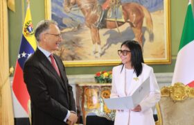 Entrega de Cartas Credenciales de Italia ante la presidenta (E) Delcy Rodríguez fortalece alianza estratégica