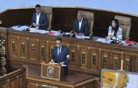 Arreaza presenta Ley de Amnistía y rechaza su uso con fines políticos