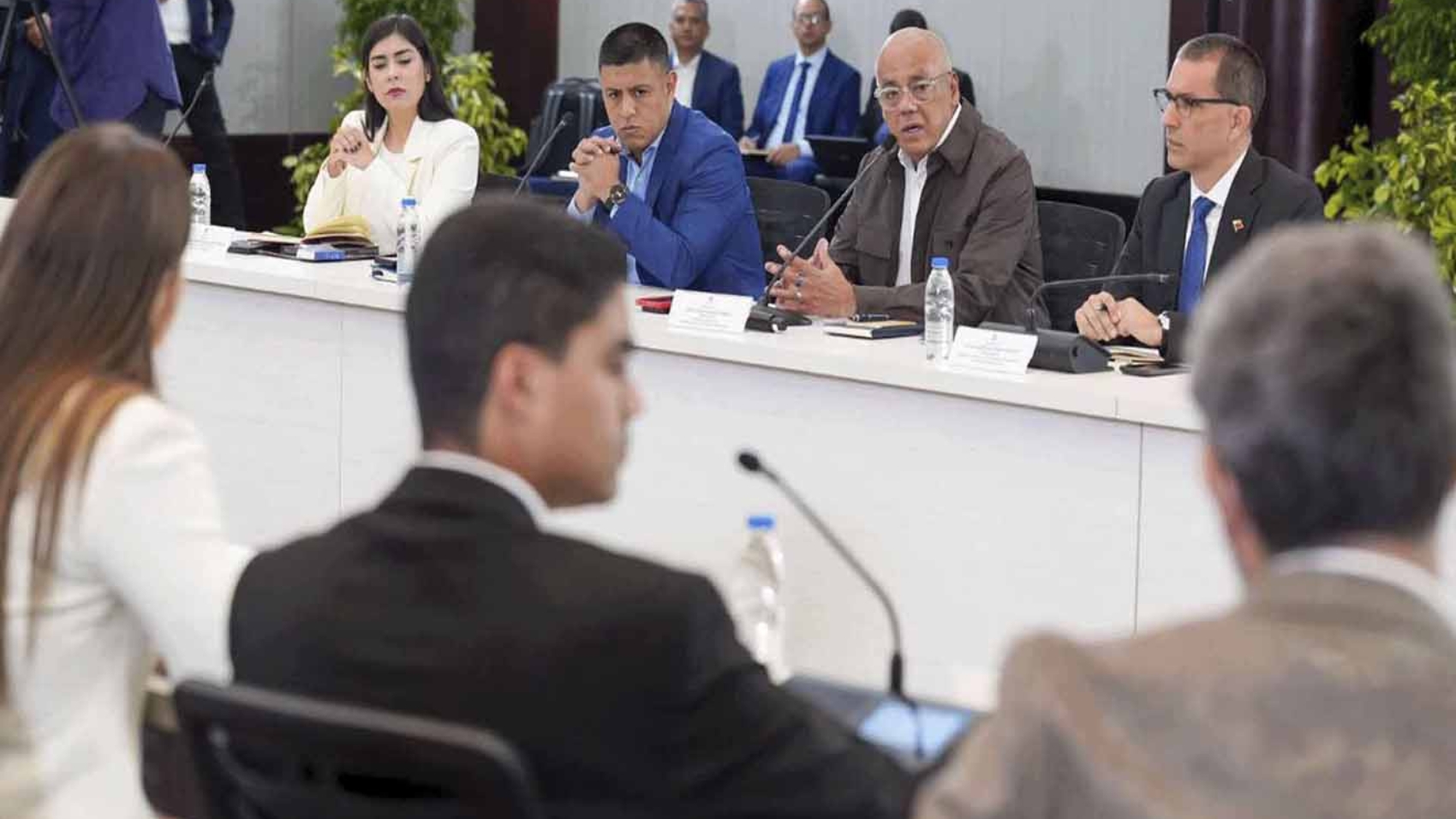 Jorge Rodríguez lidera reunión con la Comisión para la Convivencia Democrática y la Paz en Venezuela copia
