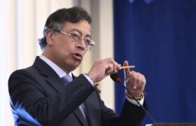 Petro califica como «golpe» la exclusión de su candidato de la consulta izquierdista