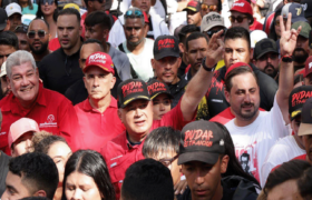 Cabello a la juventud: “Ustedes llevarán las banderas de la Patria hasta la victoria definitiva”