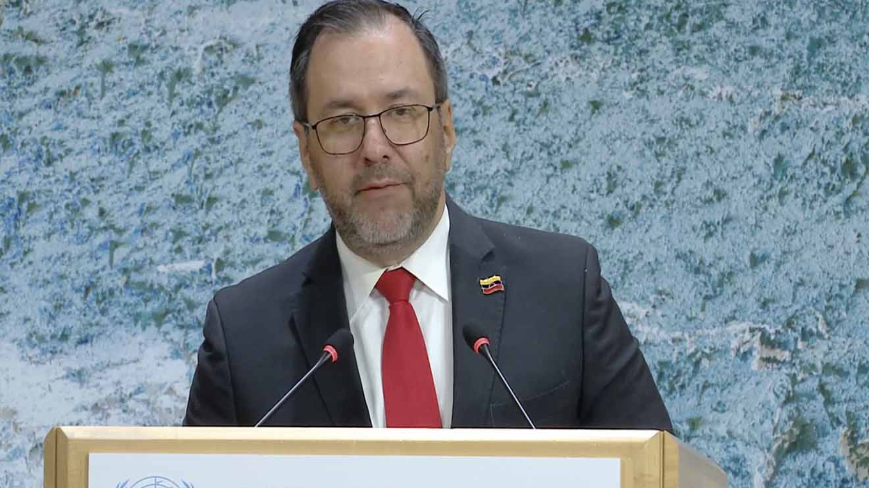 canciller-yvan-gil
