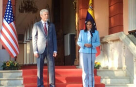 Chris Wright: Washington trabaja activamente en la propuesta de licencias comerciales
