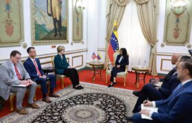 Presidenta Encargada destaca diálogo franco con el Gobierno de los EEUU en el marco de la Diplomacia de Paz