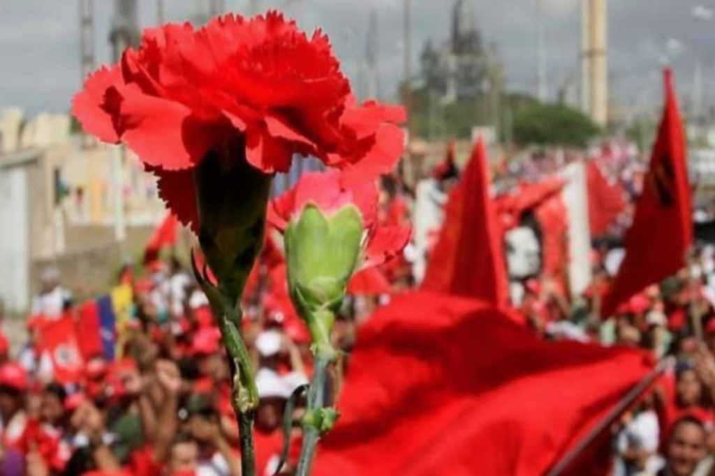 marcha de los claveles