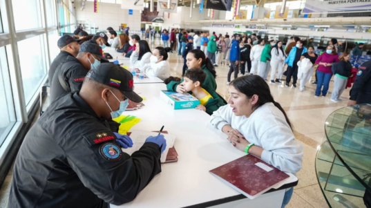 retornan-311-connacionales-a-venezuela-cortesia-55822