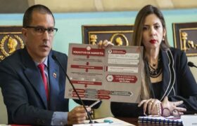 Arreaza: Más de 7.400 solicitudes de amnistía han sido recibidas a una semana de aprobada la Ley