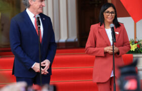 Presidenta (E ) Delcy Rodríguez califica de «20 sobre 20» jornada de trabajo con delegación estadounidense