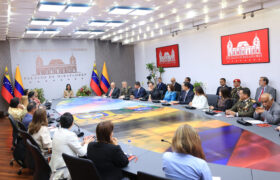 Presidenta (E) Delcy Rodríguez lidera reunión de trabajo entre delegaciones de Venezuela y Colombia