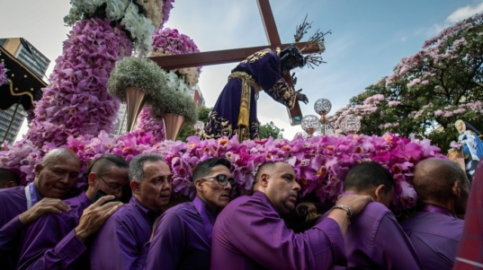 2-DEBOTOS-NAZARENOS-2023-4333-scaled-1