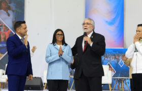 Presidenta Encargada invoca la fe y la oración por la paz y la unidad nacional en la Semana Mayor