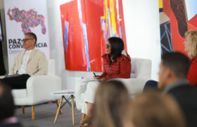 Presidenta (E) Delcy Rodríguez exhortó a Representantes de Condominios y Movimientos Vecinales a sumarse a las consultas nacionales