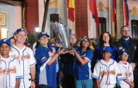 Presidenta (E) Delcy Rodríguez llama a la unión nacional tras histórica victoria deportiva: «Pongámonos todos la franela de Venezuela»