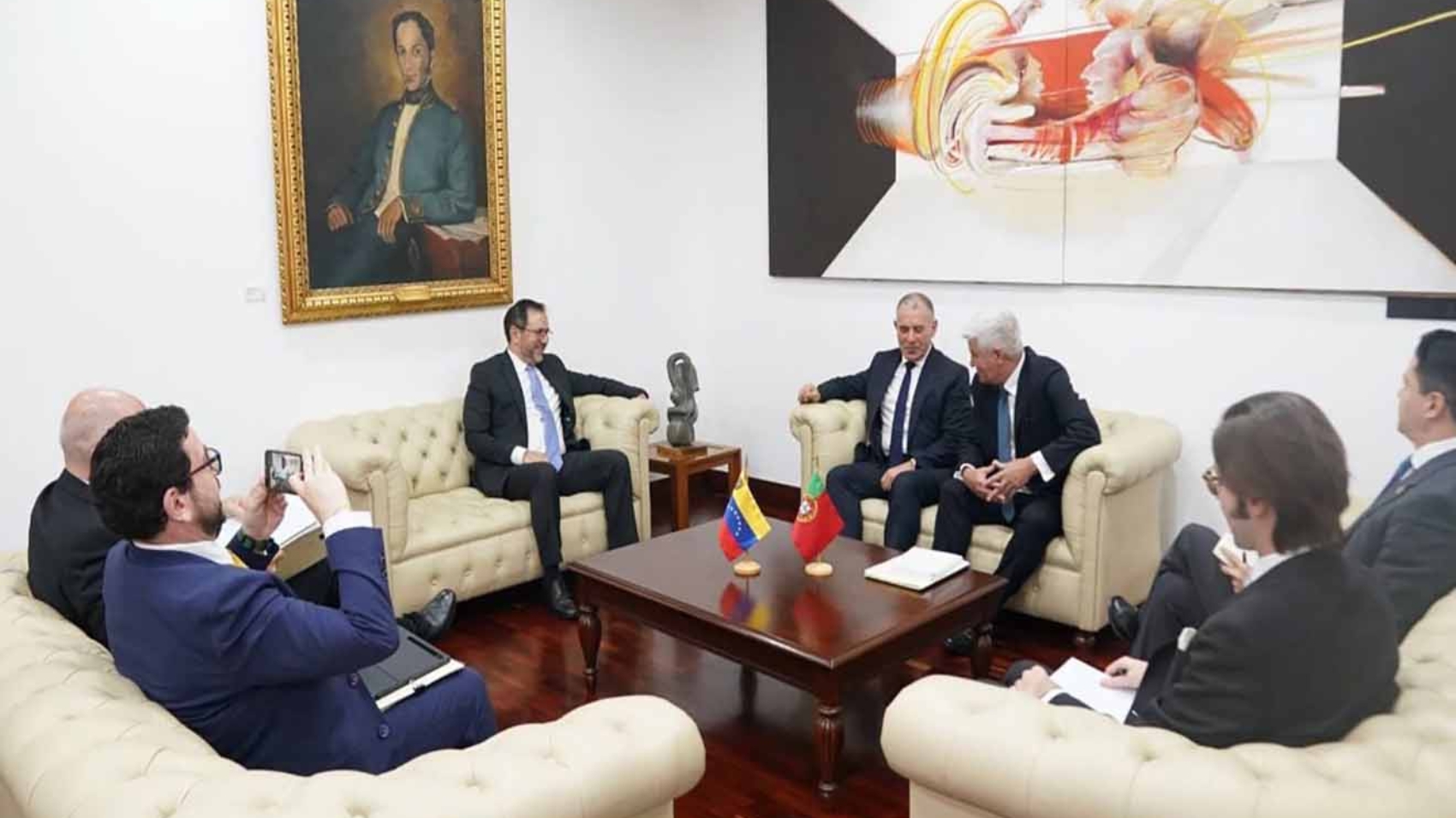 Canciller Yván Gil sostuvo reunión con el secretario de Estado de las Comunidades Portuguesas
