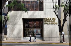 CELARG abrió sus puertas al coloquio “Mujeres con el puño en alto: diversidad en las luchas”