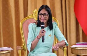 Delcy Rodríguez solicita a EE.UU. eliminar sanciones y apuesta por atraer inversión a Venezuela