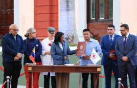 Ejecutivo Nacional firma Ley de la Cruz Roja para su promulgación