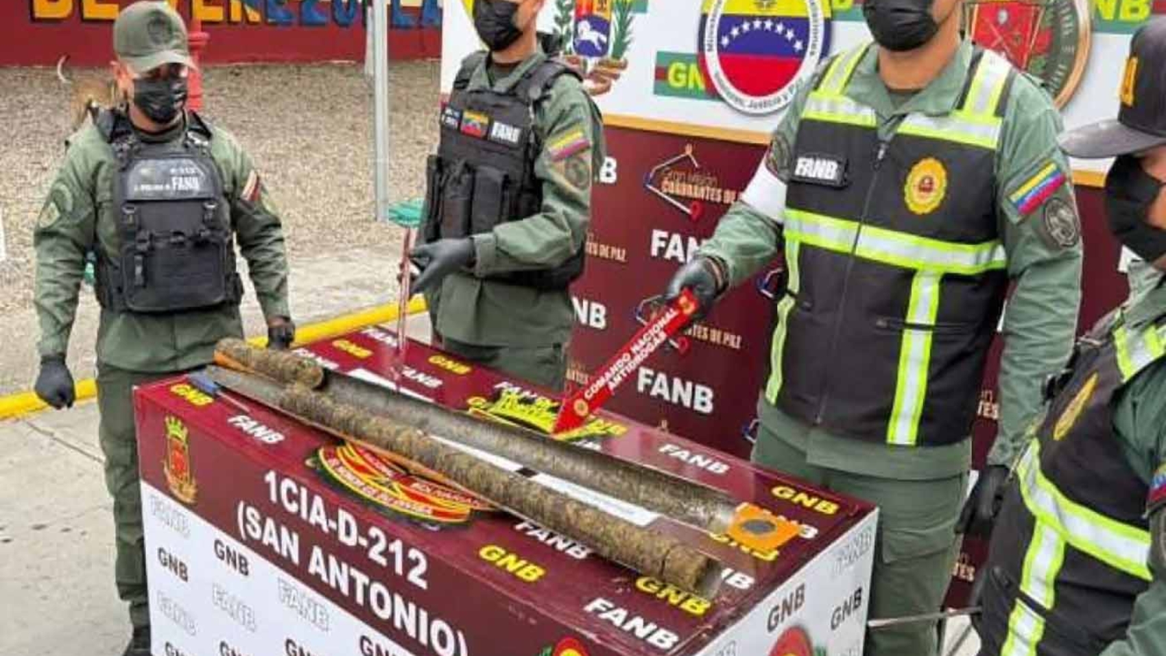FANB incautó 380 kilos de marihuana que se hallaban ocultos en 43 tubos metálico