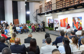 Presidenta (E) Delcy Rodríguez sostiene reunión con condominios y movimiento vecinal integrados al «Programa para la Paz y Convivencia Democrática»