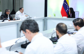 Presidenta (E) Delcy Rodríguez lidera reunión de trabajo para fortalecer la dinámica energética nacional e internacional