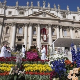 Miles de flores de Italia y Países Bajos adornarán el Vaticano en Semana Santa