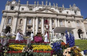 Miles de flores europeas adornarán el Vaticano en Semana Santa 2026