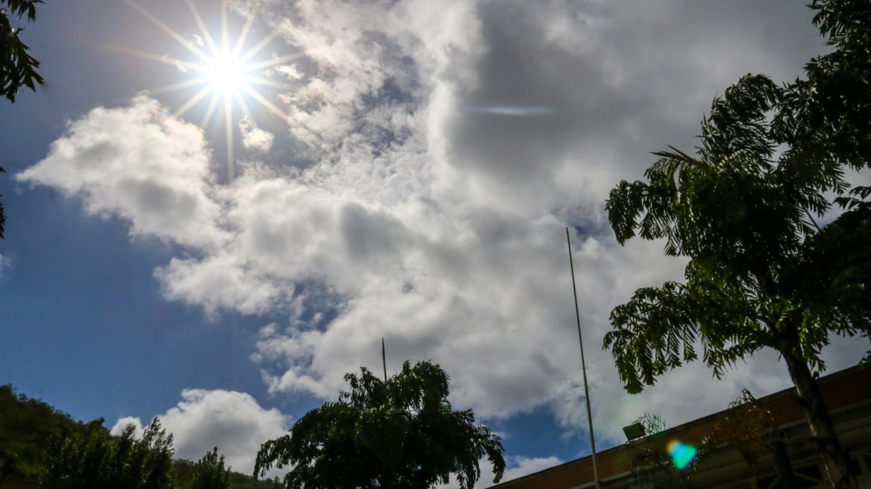 Minec-destaca-la-importancia-de-la-proteccion-ante-los-rayos-solares.3