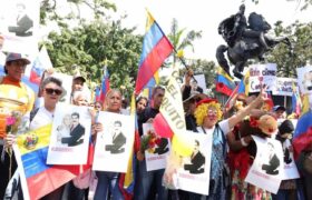 Pueblo venezolano salió a las calles en apoyo al presidente Maduro y la primera dama