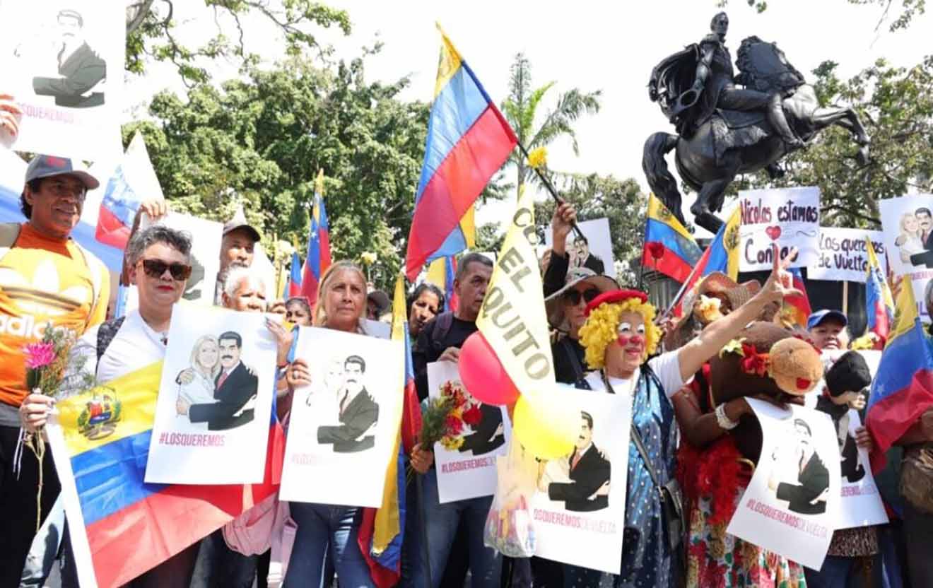 Pueblo venezolano salió a las calles en apoyo al presidente Maduro y la primera dama