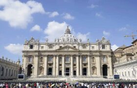 Vaticano advierte que las guerras preventivas pueden incendiar el mundo